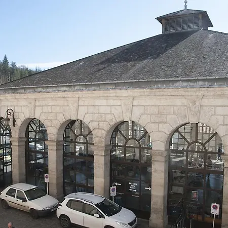 Du Fau De La Roque アパート