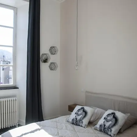 Du Fau De La Roque * ヴィルフランシュ・ド・ルエルグ