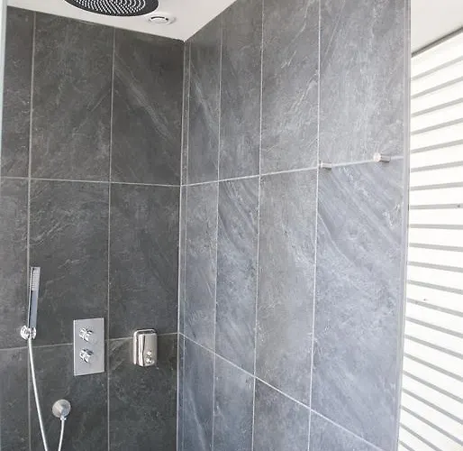 Du Fau De La Roque *